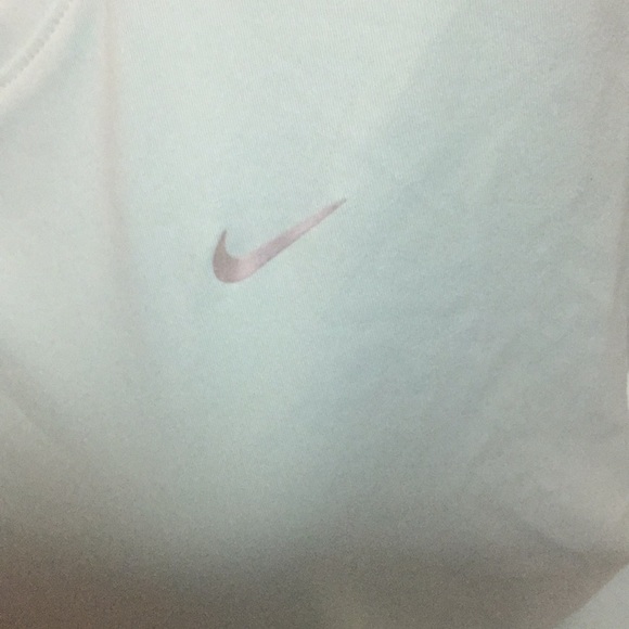 Nike shirt - Picture 2 of 4